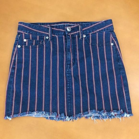 🔴 2 for $25 American Eagle HI Rise Striped Denim size 4 - Picture 2 of 8